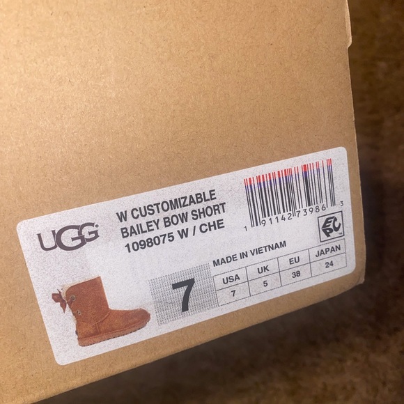 UGG - Picture 4 of 4